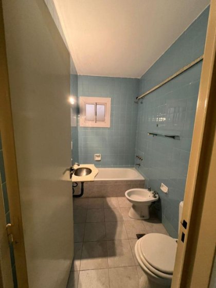 Dos Ambientes en Venta de 40 m² en Pb Al Frente con Pequeño Patio