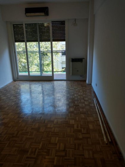 Excelente Mono Ambiente con Balcon Al Frente, Super Luminoso, de 38 m